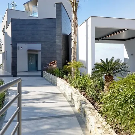 Βίλα Elegance Beachfront