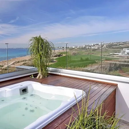 Willa Elegance Beachfront *