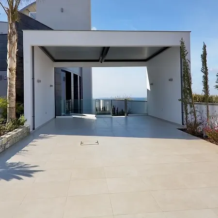 Elegance Beachfront *