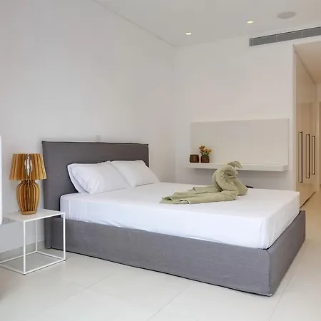 Elegance Beachfront Willa *