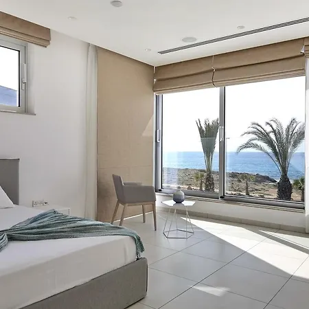 Elegance Beachfront Willa