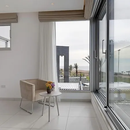 Βίλα Elegance Beachfront Αγία Νάπα