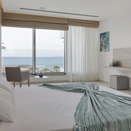 Elegance Beachfront Βίλα