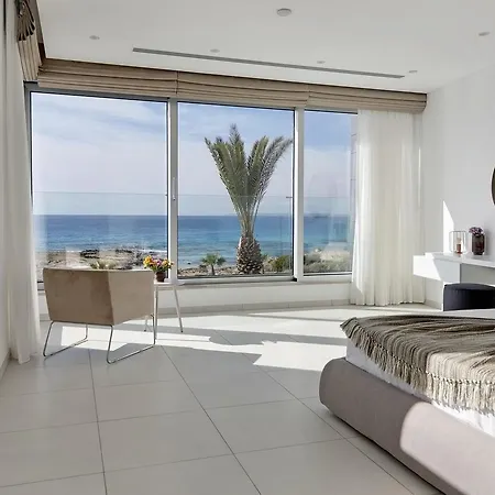 Elegance Beachfront Willa *