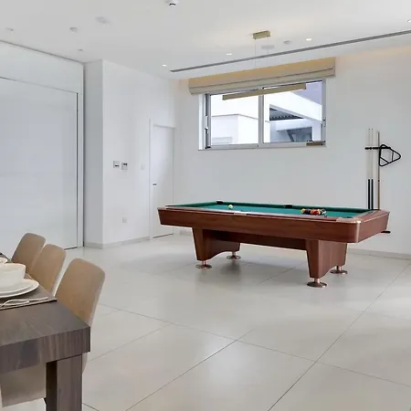 Elegance Beachfront Willa *